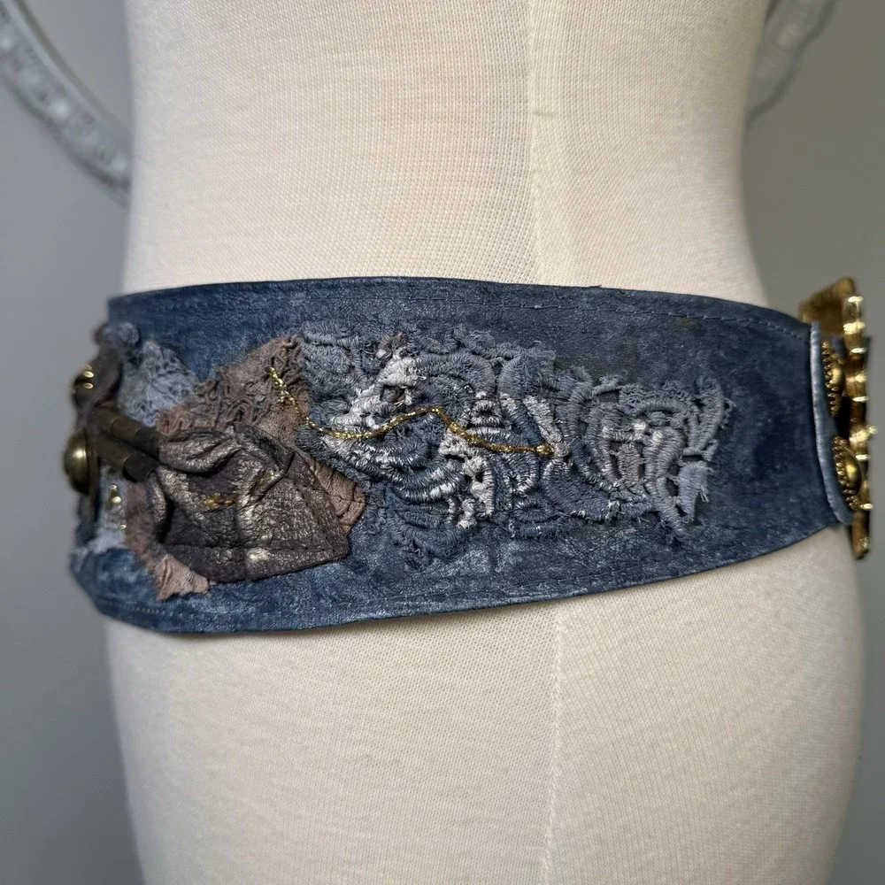 VTG Blue Suede Leather Belt Y2K Boho Festival Aztec Renaissance Made Italy M